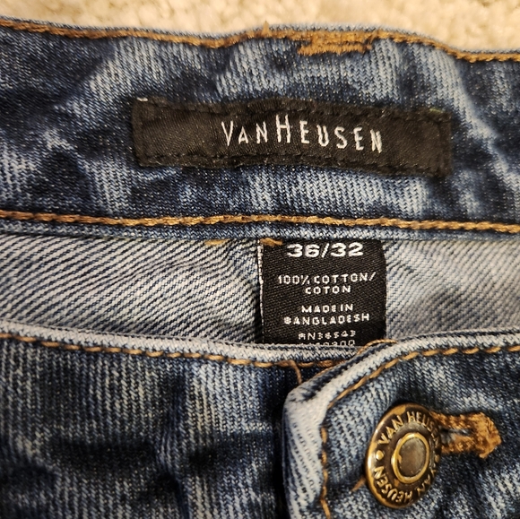 Van Heusen baggy jeans - size 36 waist by 32 length - Picture 8 of 9